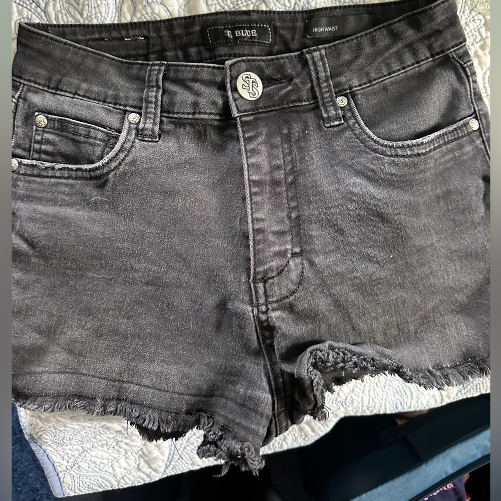 Sts blue high waisted black Jean shorts
